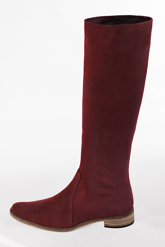 Burgundy red women's feminine knee-high boots. Round toe. Flat leather soles. Made to measure. Profile view - Florence KOOIJMAN